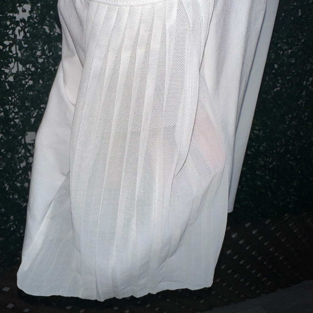 Lululemon Side Pleats Tennis Tank Top - Picture 2 of 3